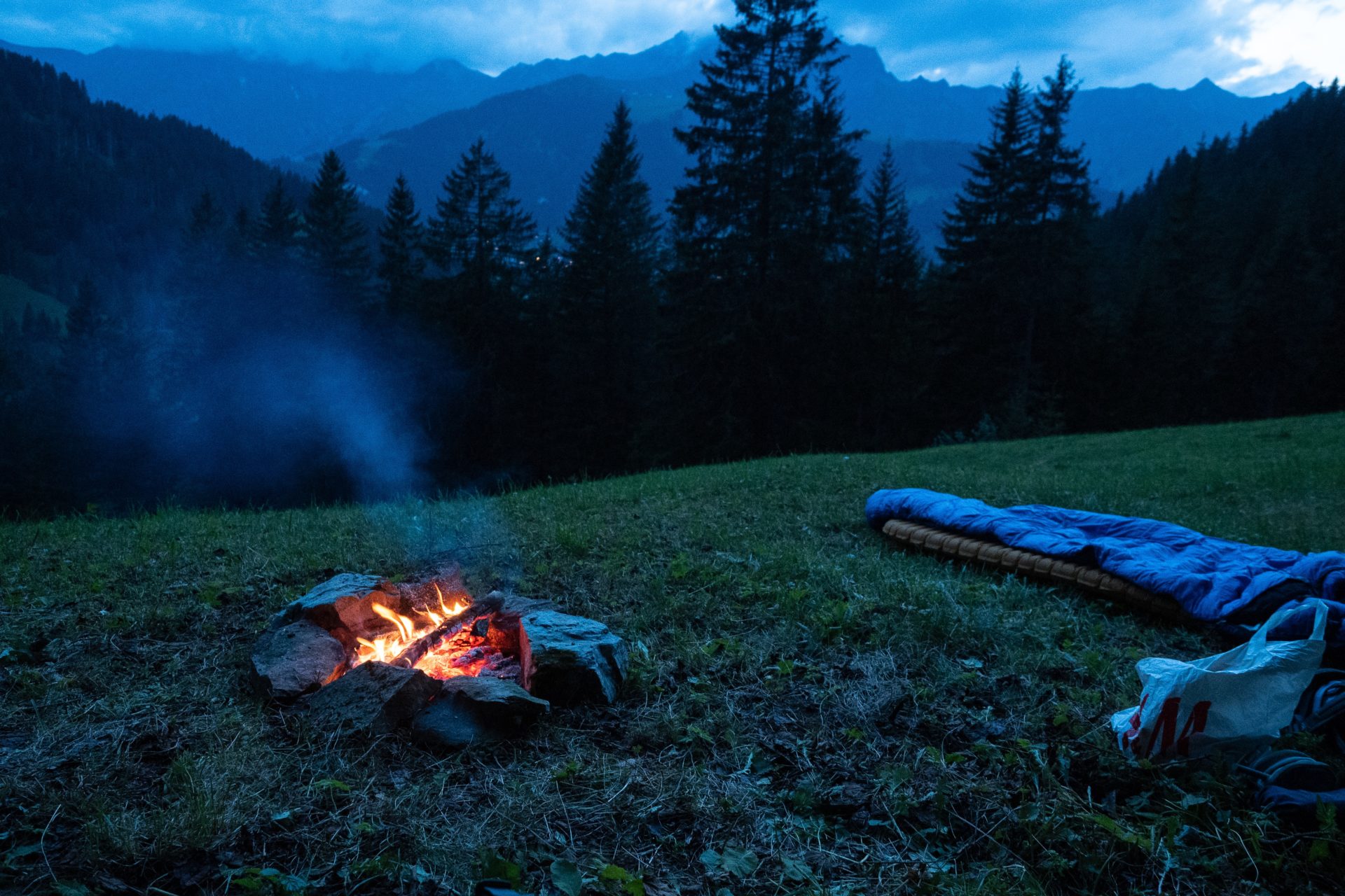 sleeping bag fire distance camping safety